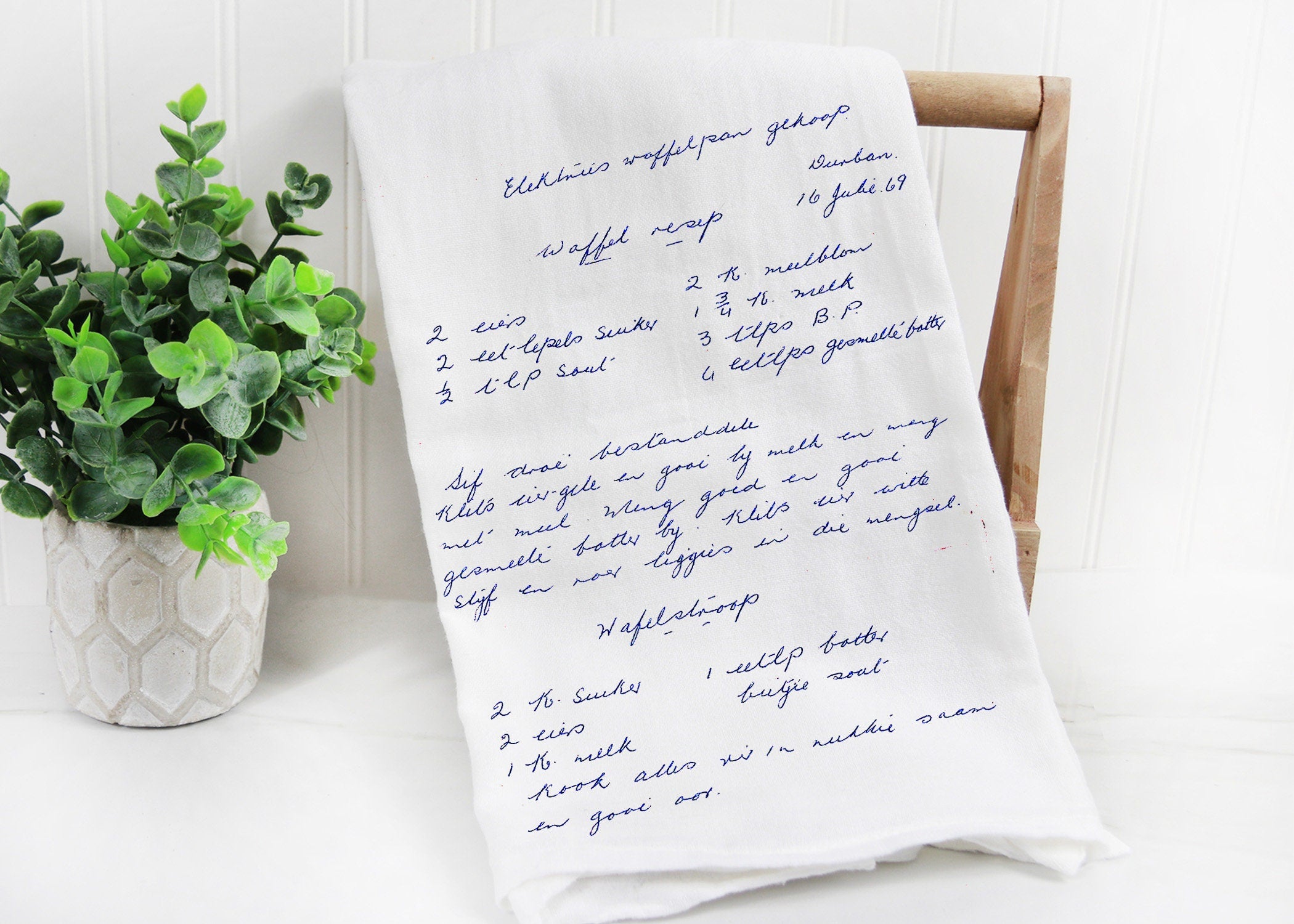 Custom Family Recipe Tea Towel: Personalized Kitchen Decor Gift